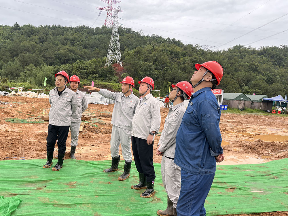 張恒董事長一行到布拖換流站、白鶴灘-浙江線路工程視察指導(dǎo)工作